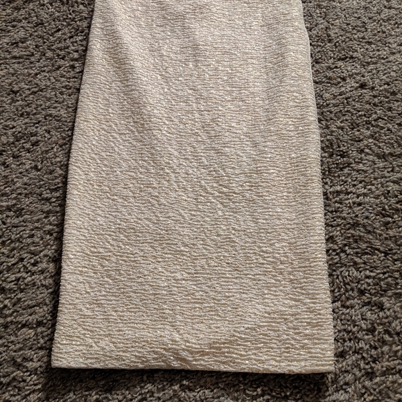 5/$20 Midi pencil skirt - Picture 5 of 7